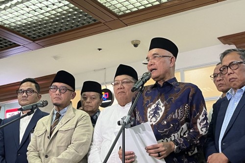 YAYASAN ASSYAKUR Biaya Haji 2026 Turun, Ketua Komisi VIII: Pelayanan Terbaik Tetap Diberikan